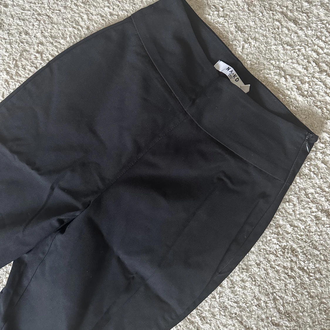 Stretch byxa NA-KD  - 91