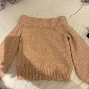 Tröja - Helt nytt tröja för 50kr. Storlek S. Använd få gånger.