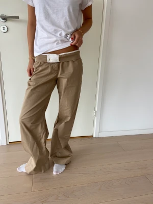 Byxor  - Coola byxor från arket. Använda fåtal gånger. Inga defekter❣️pris kan diskuteras :)))