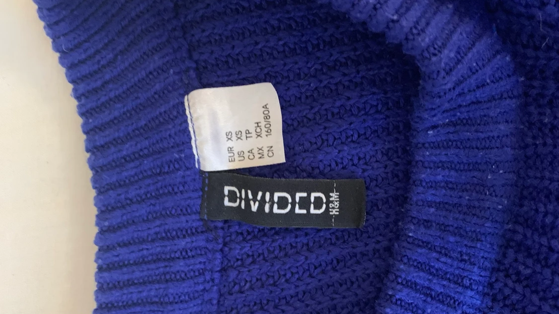 Blå stickad tröja strl xs  - 90