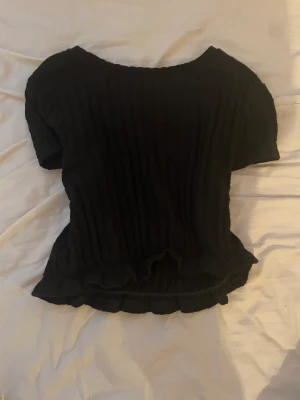 NA-KD tröja - Skön nakd tröja. Köpt för ett år sen och är i bra skick.