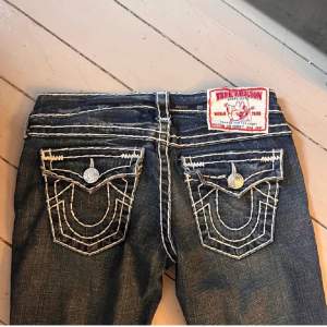 Säljer snygga true religion jeans eftersom de inte kommer till användning💗(lånade bilder)