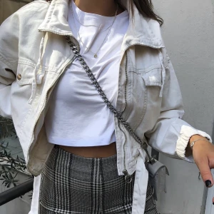 Jeansjacka - Vit jeansjacka från Pull and Bear