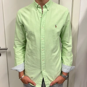 Ralph Lauren skjorta  - Ralph Lauren skjorta i storlek S. Köparen står för frakten (70kr)