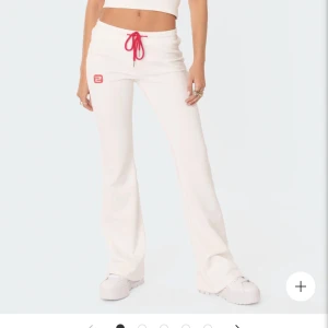 Mjukisbyxor  - Säljer dessa mjukisbyxor från edikted, aldrig använda! Köpte de för 495 och säljer för 300 + frakt! 