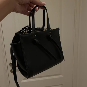 Väska - Svart gullig väska🖤