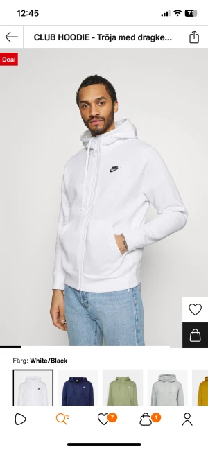 Nike Zip Hoodie  - Den är i bra skick 8/10 använd ett par gånger men är i bra skick. Ny pris 679kr. Kan gå ner i pris!!