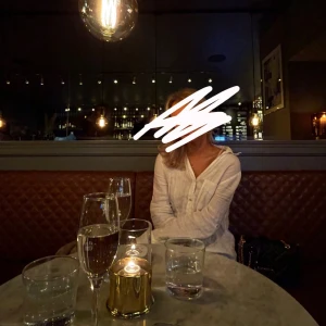 Linne Skjorta - Vit linne skjorta från Zara! Passar till flera olika tillfällen🤍storlek S