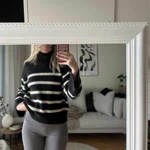 Stickad tröja - Jätte fin stickad tröja från zara, storlek S, 150 kr!