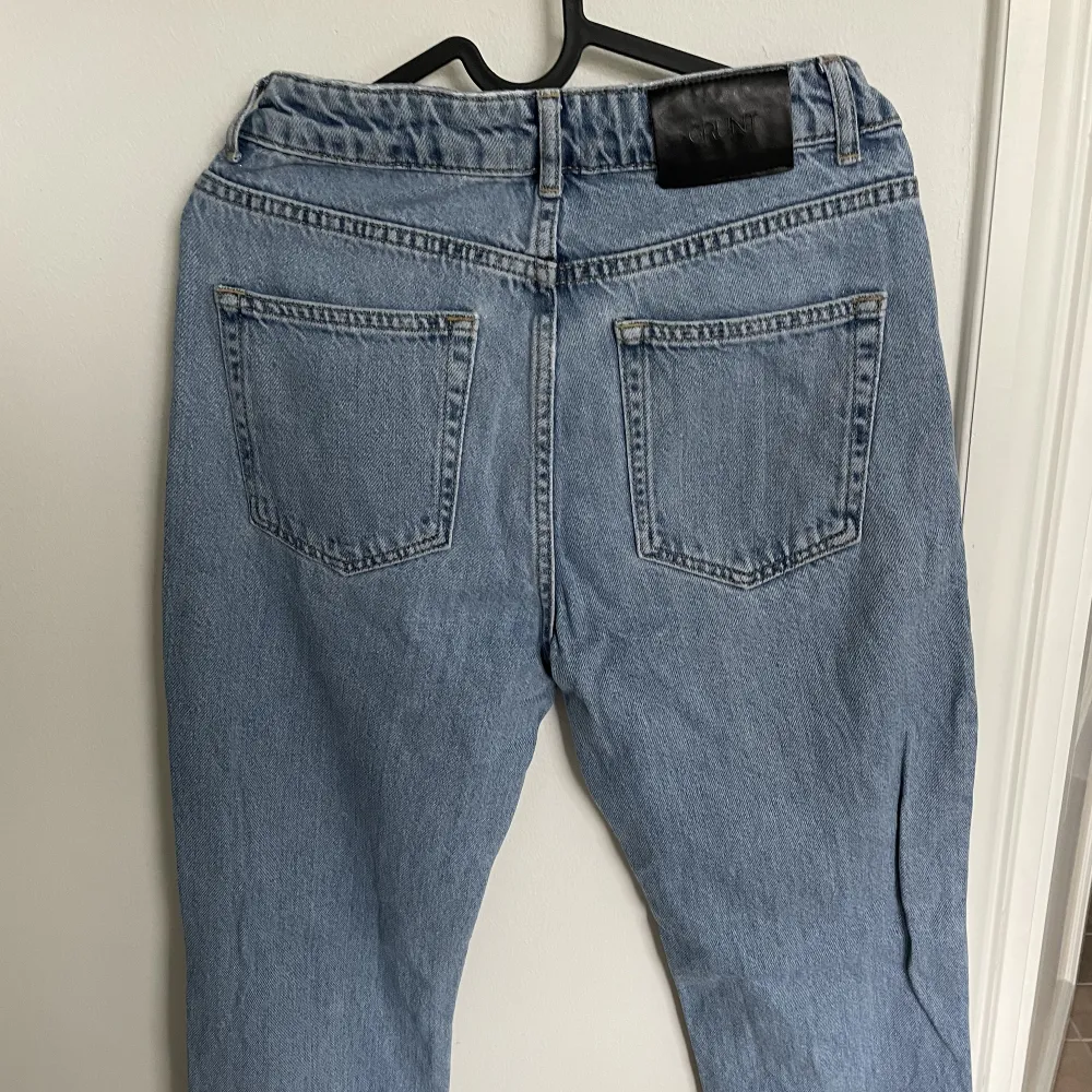 Snygga jeans från grunt. Köpta för 600/700, säljer för 150kr.. Jeans & Byxor.
