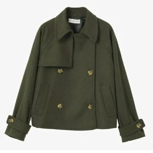 Jacka  - Säljer denna gröna jacka från mango i mycket bra skick:) Den är i storlek S. Första två bilderna är lånade men sista bilden är min😊