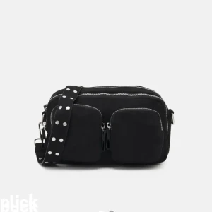 Väska - Säljer nu denna väska som inte kommer till användning längre:/ hör av er vid frågor❣️