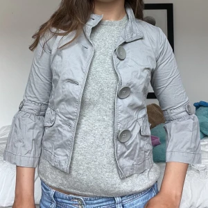 Trekvartsärmad jacka! - Så snygg trekvartsärmad jacka!!