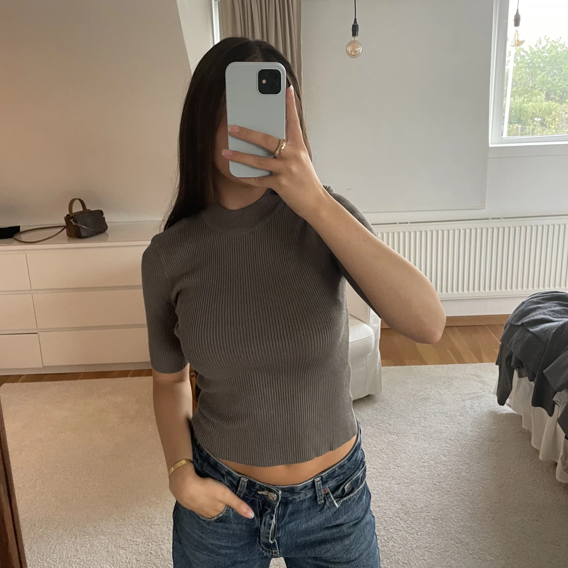 Grå topp från Gina Tricot - 90