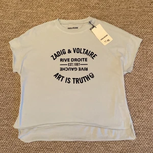 Zadig &Voltaire - Säljer den här turkosa zadig tröjan eftersom den är för liten. Aldrig använt, har prislappen kvar och är i nyskick.💗