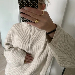stickad half zip - Stickad half zip tröja från hm i storlek M💕