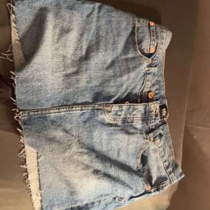 (aldrig använd) kort jeansklänning i strl M från lager 157 