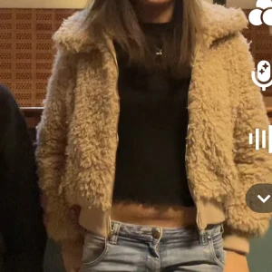 Teddy jacka  - As fin teddyjacka i perfekt passform 