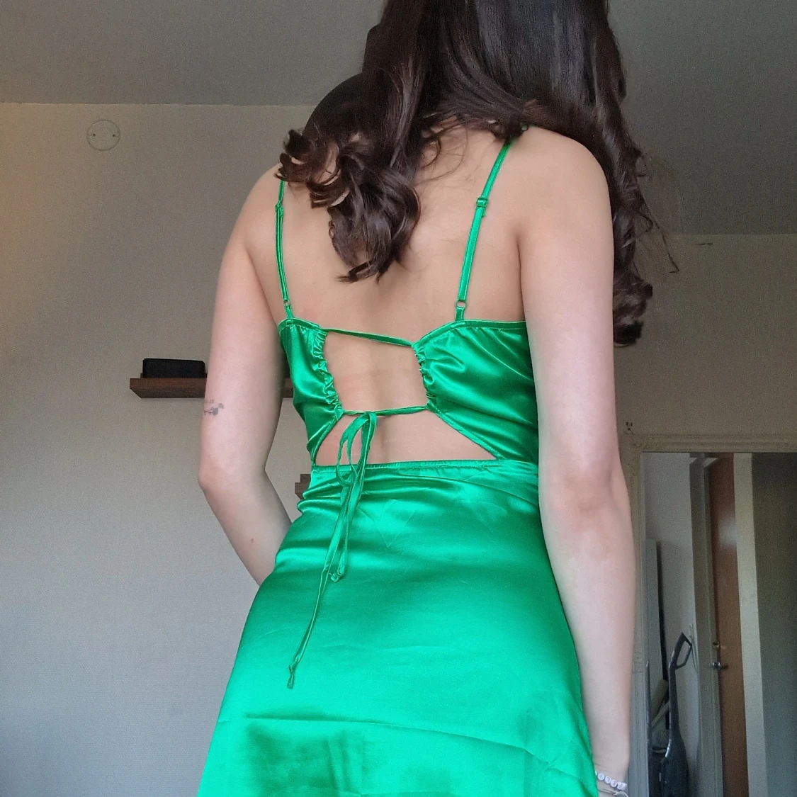 Grön satinklänning  - 91