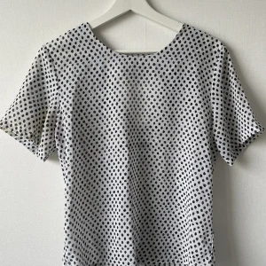 Topp från Rut&Circle  - Tunn topp  Normal storlek, passar även S