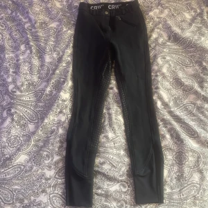 Ridbyxor  - Använda två gånger stor lik s tror jag