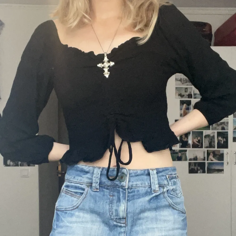 Fin sommarblus, går att ha den on- och off shoulder🧿🧿🧿. Blusar.