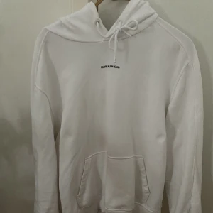 Hoodie CK - Använd fåtal ggr.  Mycket bra skick. Strl L