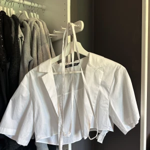 Zara topp - Strl s, aldrig använd 