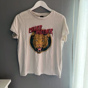 T-shirt  - 🌸
