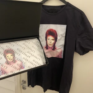 Limitato tshirt  - Säljer nu mina feta Limitato t shirt då den inte längre kommer till användning-skick: t shirten är i ett helt väldigt fint skick utan några flaws  -storlek: xl fits large pris: 350- vid frågor är det bara att skicka ett medelande!