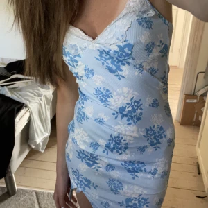 Blå klänning - Säljer denna blåa klänningen 😍