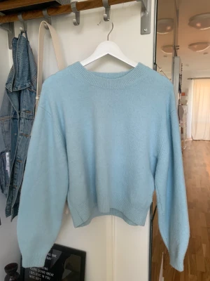 Tröja från &otherstories  - Tröja från märket &other stories Fint skick  Storlek M