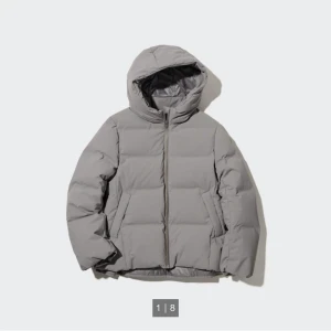 Grå jacka - Superfin jacka ifrån uniqlo💗inga tecken på andvändning🙈nypris ca1800☺️900kr 