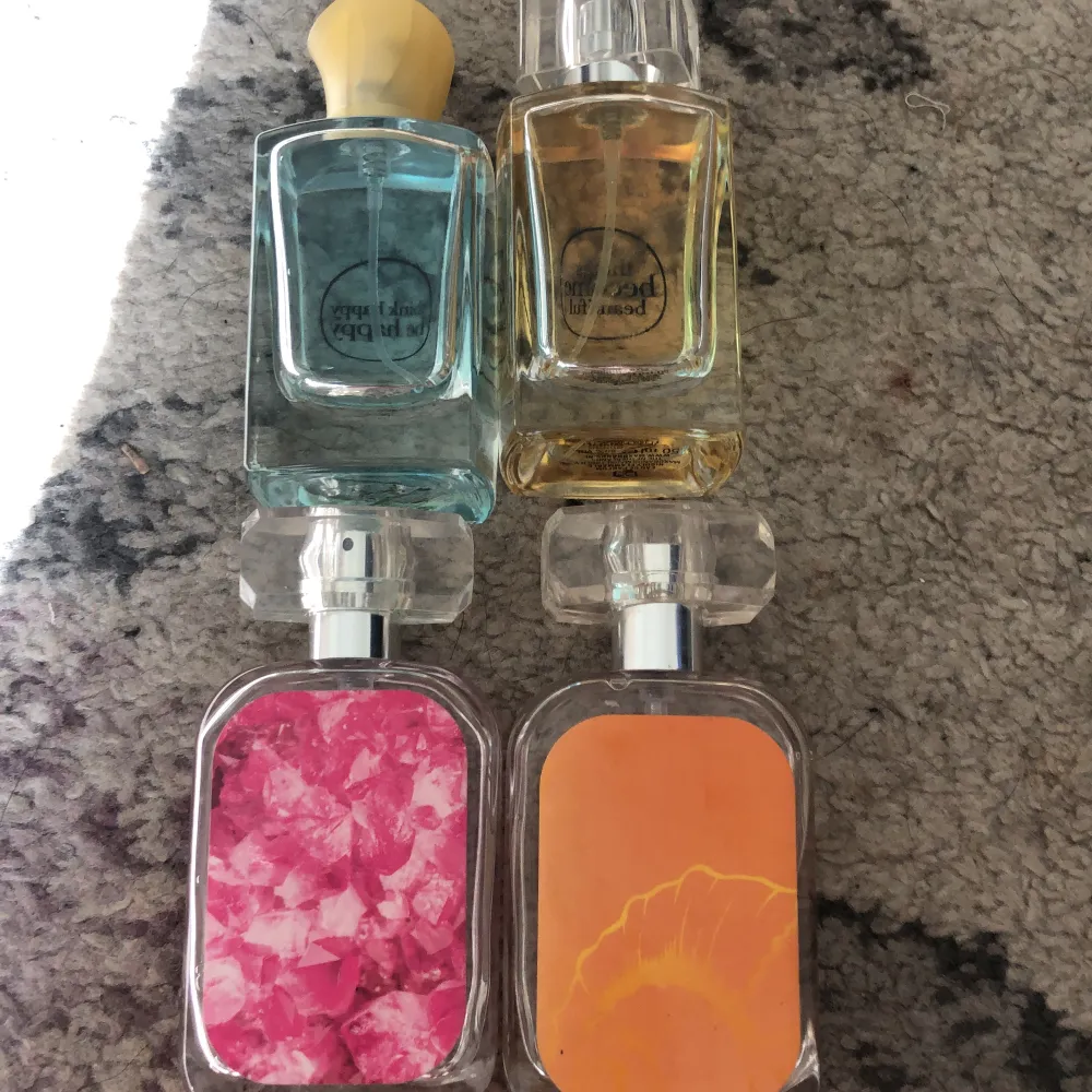 Säljer dessa 4 parfymer! Alla för 200 en för 50kr. Övrigt.