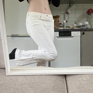 Jeans - As snygga vita jeans. Inga defekter👍🏻skriv för mer info❤️