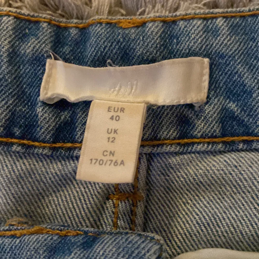 Ett par fina hm jeans utan defekter☺️👍🏻skriv för mer info. Jeans & Byxor.
