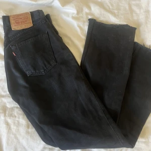 Levis jeans - Säljer mina jättesnygga low rise levis jeans. Fortfarande väldigt bra skick! 💕😊