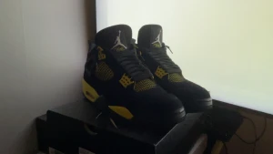 Jordan 5 Yellow Thunder  - Ny par, köptes för 4000 