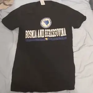 Oanvänd Bosnien tröja 