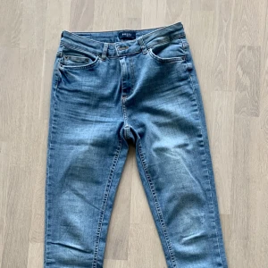 Jeans  - Nya jeans från Vila, endast provade. Skinny modell, medelhög midja. Mjuka och sköna. 
