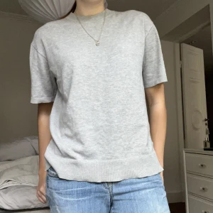 Grå T-shirt  - Så snygg grå t-shirt som inte kommer till användning