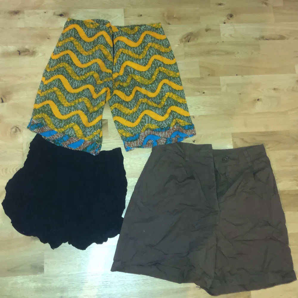 50kr each, sold seperatly , . Shorts.