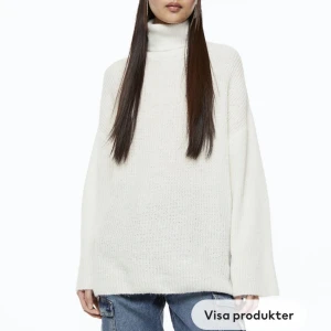 Stickade tröja - Den e aldrig använd bara testade köpt p hm föra julen fin men lite genomskinlig känner int att den passar mej den e stor i storleken köpt för 249kr men eftersom den aldrig e använd säljer för 200 använd gärna köp nu