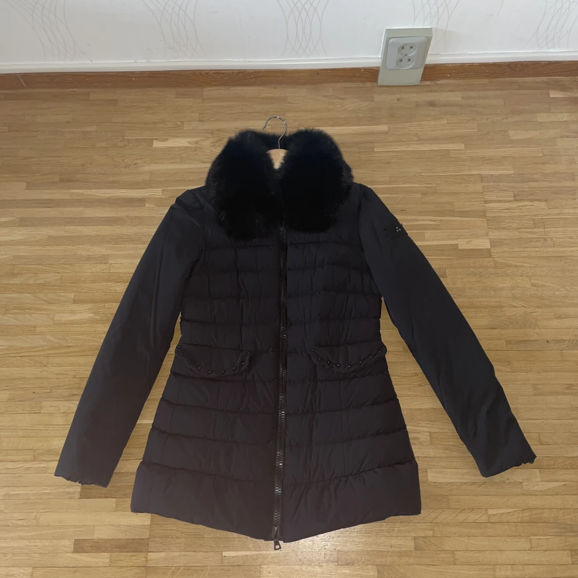 Jacka svart med pälskrage av räv st 42 IT / 36 EU - 91