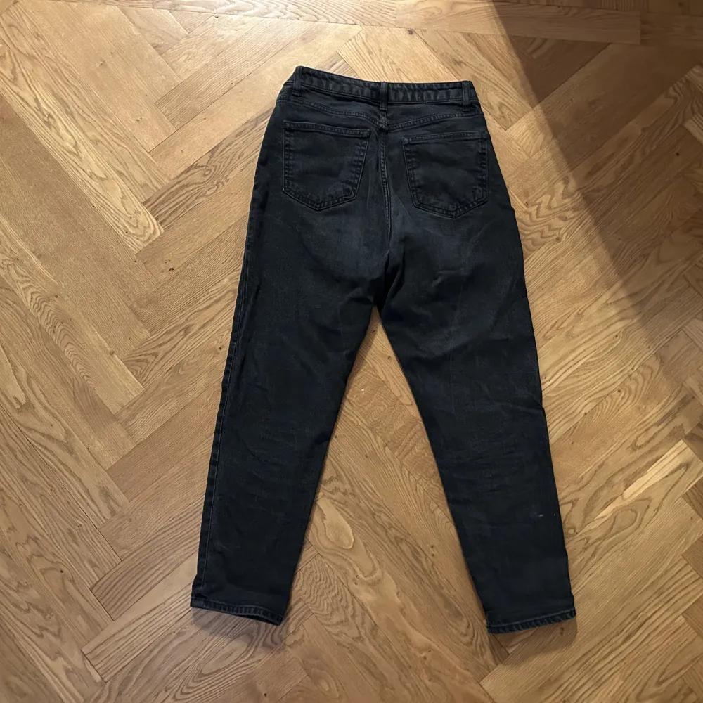 Svarta HM jeans storlek 40 (EUR). Jeans & Byxor.