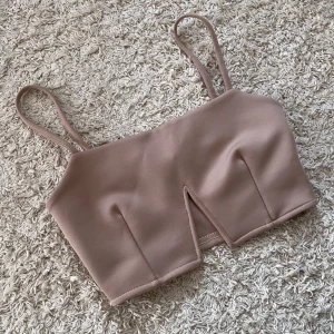 Topp - Topp från collusion i storlek 38. Aldrig använd.