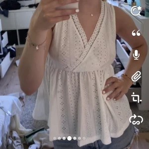 Vit topp - Supersöt vit topp!