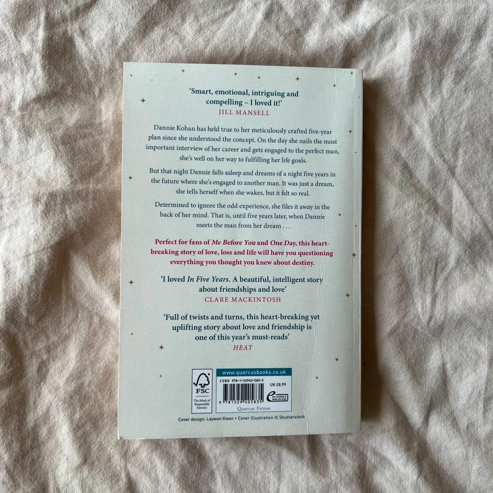 En riktigt fin bok om kärlek, vänskap och livet! Rekommenderar! Köpt på Akademibokhandeln för 179 kr. Obs! Den är skriven på engelska. Gratis frakt 💛. Övrigt.