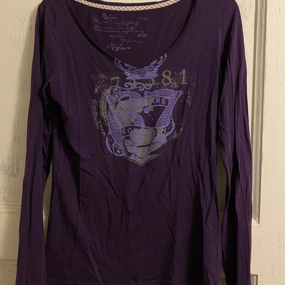 Långärmad v-ringad tröja