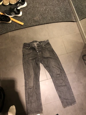 Weekday jeans space - Strl:28/30 Pris:100 Skick:8/10